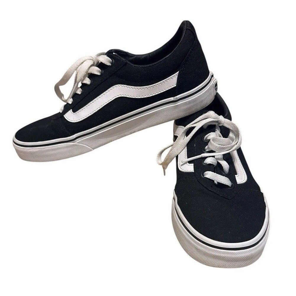 Selling a pair of - PUMA and VANS Old Skool Off The Wall Ward Black Women’s 8